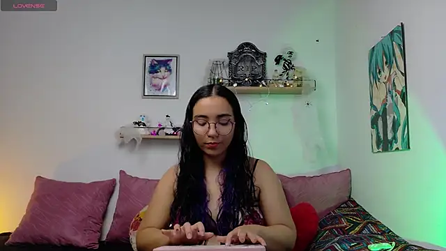 Snapshot of LucyDerby chatting on October 28, 2025, 9:06 pm LucyDerby online show from October 28, 2025, 9:06 pm