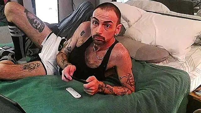 hungbot online show from December 18, 2025, 7:58 am