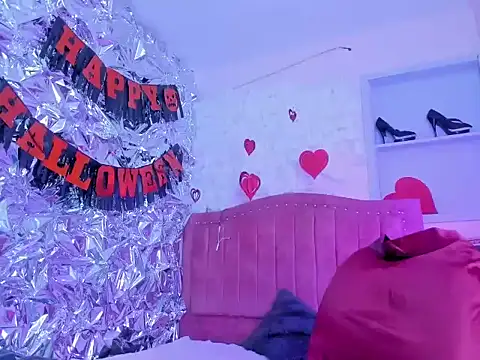 laylahotl online show from October 20, 2025, 1:22 pm