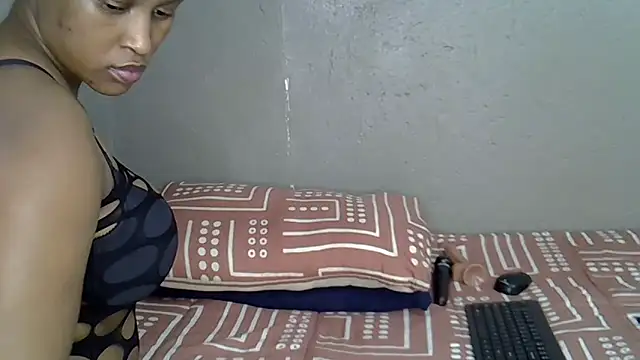 Snapshot of Bellabootie chatting on October 31, 2025, 2:40 pm Bellabootie online show from October 31, 2025, 2:40 pm