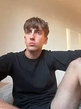 pttvnvkka online show from October 3, 2025, 3:42 pm