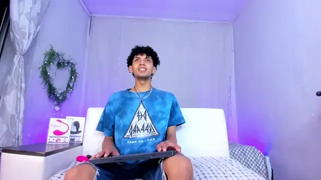 josesweet  online show from October 8, 2025, 6:49 pm