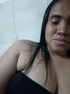 nicayujo online show from October 21, 2025, 2:56 am