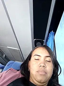 nicayujo online show from October 24, 2025, 1:07 pm