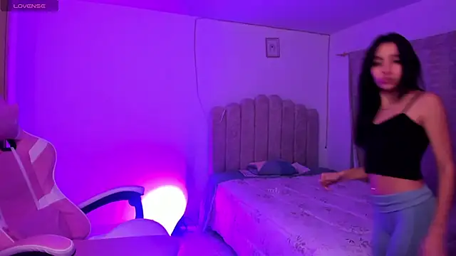 ISABELFORYOU1 online show from October 18, 2025, 12:24 am