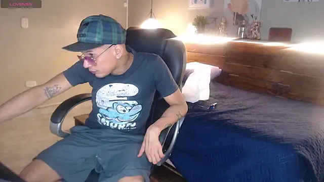 Snapshot of JackBanger_ chatting on September 30, 2025, 1:21 am JackBanger online show from September 30, 2025, 1:21 am