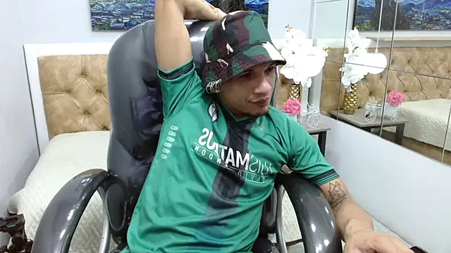 Snapshot of JackBanger_ chatting on October 17, 2025, 12:25 am JackBanger online show from October 17, 2025, 12:25 am