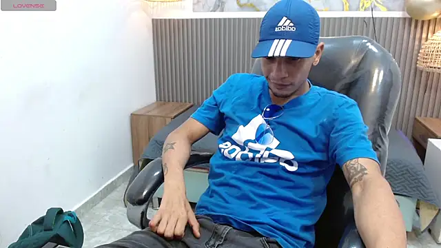 Snapshot of JackBanger_ chatting on October 18, 2025, 4:19 pm JackBanger online show from October 18, 2025, 4:19 pm