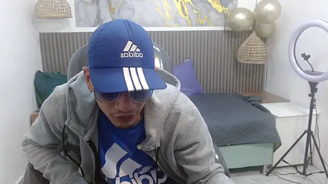 Snapshot of JackBanger_ chatting on October 19, 2025, 4:24 am JackBanger online show from October 19, 2025, 4:24 am