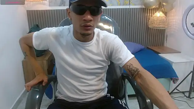 Snapshot of JackBanger_ chatting on October 19, 2025, 11:49 pm JackBanger online show from October 19, 2025, 11:49 pm