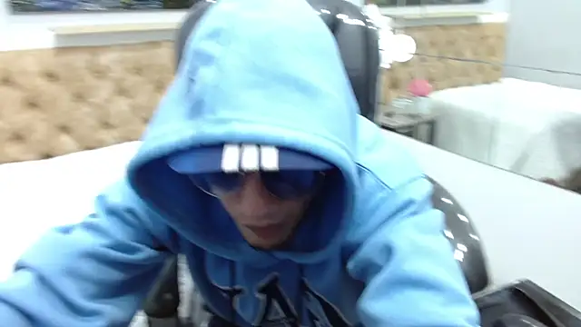 Snapshot of JackBanger_ chatting on October 23, 2025, 1:27 am JackBanger online show from October 23, 2025, 1:27 am