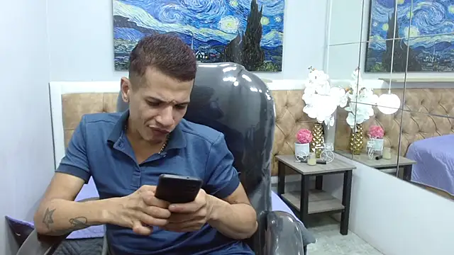 Snapshot of JackBanger_ chatting on October 31, 2025, 12:44 am JackBanger online show from October 31, 2025, 12:44 am