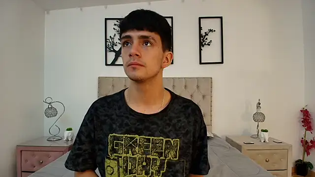 Snapshot of Axel_Draven chatting on October 2, 2025, 11:17 am Axel Draven online show from October 2, 2025, 11:17 am