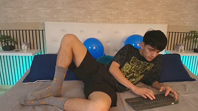 Snapshot of Axel_Draven chatting on November 7, 2025, 11:32 am Axel Draven online show from November 7, 2025, 11:32 am