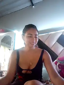 NileveSantanna online show from September 27, 2025, 9:09 pm