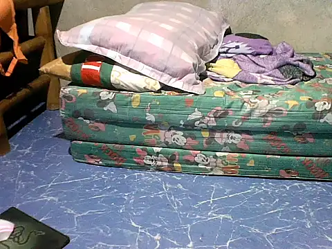 Snapshot of Ella_marie14 chatting on November 15, 2025, 10:59 pm Ella marie14 online show from November 15, 2025, 10:59 pm