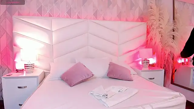 Charlotte hall  online show from September 27, 2025, 3:22 am