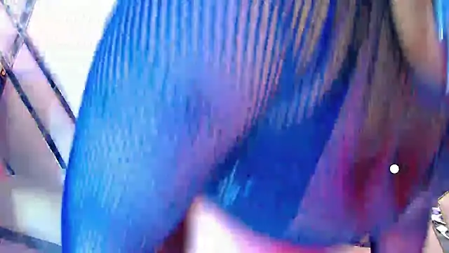 Snapshot of AuroraRoss chatting on October 28, 2025, 7:49 pm AuroraRoss online show from October 28, 2025, 7:49 pm