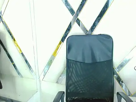 Snapshot of AuroraRoss chatting on November 7, 2025, 7:25 pm AuroraRoss online show from November 7, 2025, 7:25 pm