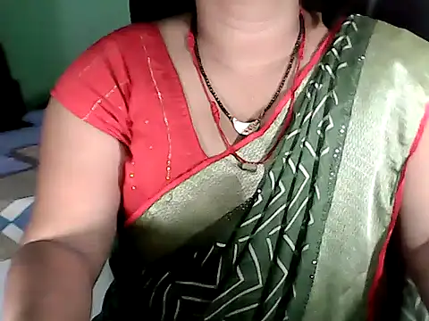 BABITA KUMARII online show from September 25, 2025, 6:44 pm