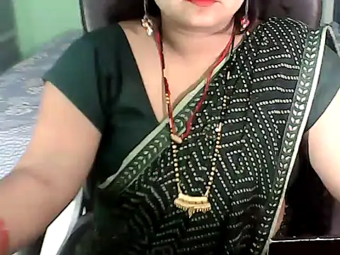 BABITA KUMARII online show from October 24, 2025, 4:58 pm
