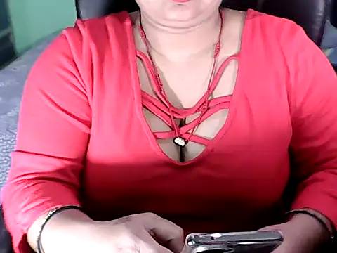 BABITA KUMARII online show from November 17, 2025, 4:57 pm