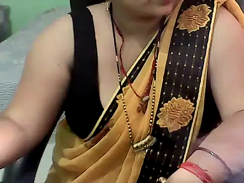 BABITA KUMARII online show from April 23, 2026, 4:42 pm
