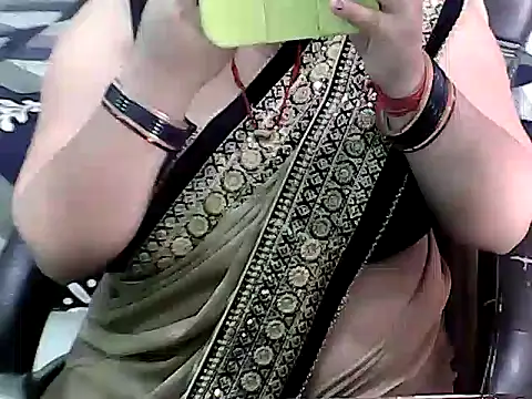BABITA KUMARII online show from April 26, 2026, 5:21 pm