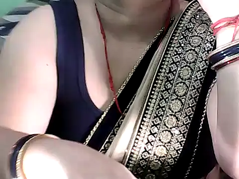BABITA KUMARII online show from May 2, 2026, 5:07 pm