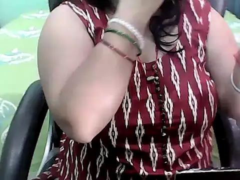 BABITA KUMARII online show from June 13, 2026, 5:11 pm