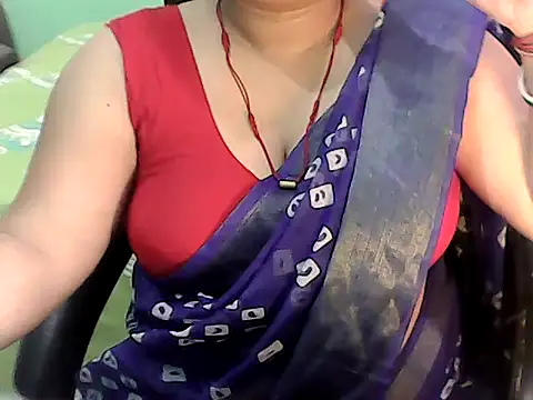 BABITA KUMARII online show from June 19, 2026, 5:17 pm