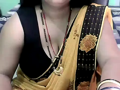 BABITA KUMARII online show from July 30, 2026, 7:13 pm