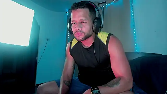 Snapshot of LucasGaeel chatting on October 2, 2025, 3:57 am LucasGaeel online show from October 2, 2025, 3:57 am