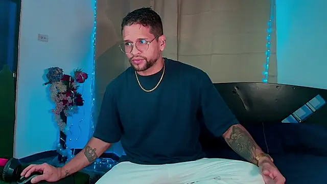 Snapshot of LucasGaeel chatting on October 9, 2025, 12:19 am LucasGaeel online show from October 9, 2025, 12:19 am