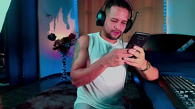 Snapshot of LucasGaeel chatting on October 24, 2025, 4:47 pm LucasGaeel online show from October 24, 2025, 4:47 pm