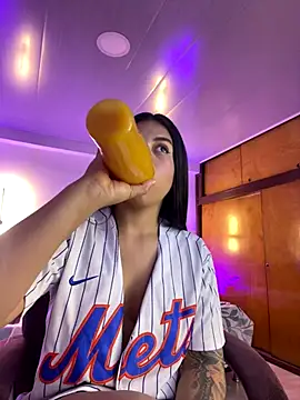 Snapshot of kloe28 chatting on September 30, 2025, 3:44 am kloe28 online show from September 30, 2025, 3:44 am