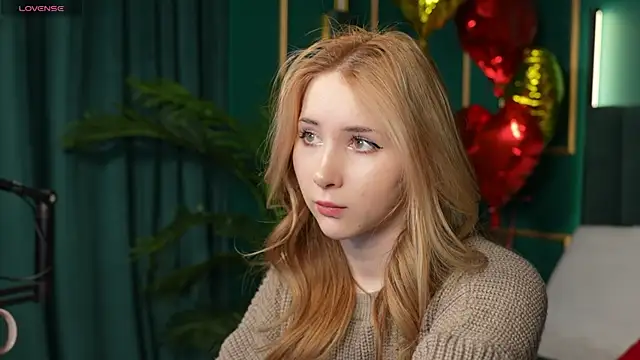 LiraKink online show from February 6, 2026, 3:55 am