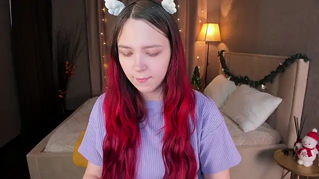 Monica  Queen online show from December 5, 2025, 5:27 am