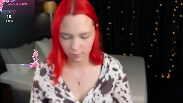 Monica  Queen online show from June 22, 2026, 5:26 am