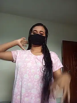 Snapshot of Love_Queen11 chatting on October 14, 2025, 8:04 am Love Queen11 online show from October 14, 2025, 8:04 am