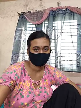 Snapshot of Love_Queen11 chatting on October 25, 2025, 8:33 am Love Queen11 online show from October 25, 2025, 8:33 am