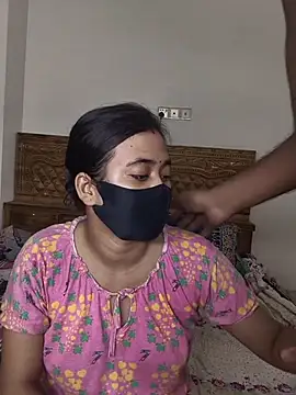 Snapshot of Love_Queen11 chatting on November 1, 2025, 7:54 am Love Queen11 online show from November 1, 2025, 7:54 am