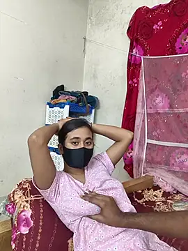 Snapshot of Love_Queen11 chatting on November 3, 2025, 5:03 pm Love Queen11 online show from November 3, 2025, 5:03 pm