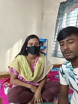 Snapshot of Love_Queen11 chatting on November 7, 2025, 8:47 am Love Queen11 online show from November 7, 2025, 8:47 am