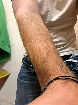 Italianofirenze online show from October 4, 2025, 9:24 pm