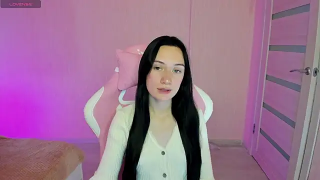 Snapshot of Arina_Meow19 chatting on October 8, 2025, 6:00 am Arina Meow19 online show from October 8, 2025, 6:00 am