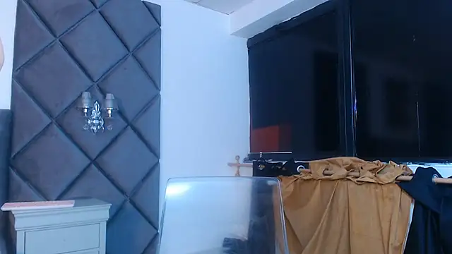 Snapshot of WendyChantal chatting on October 15, 2025, 6:02 am WendyChantal online show from October 15, 2025, 6:02 am