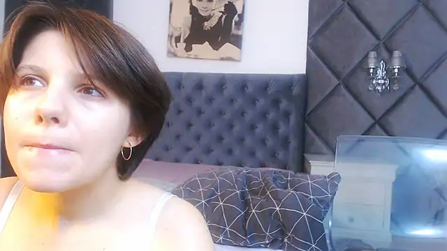 Snapshot of WendyChantal chatting on October 22, 2025, 4:02 am WendyChantal online show from October 22, 2025, 4:02 am