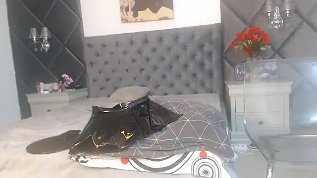 Snapshot of WendyChantal chatting on November 4, 2025, 6:01 am WendyChantal online show from November 4, 2025, 6:01 am