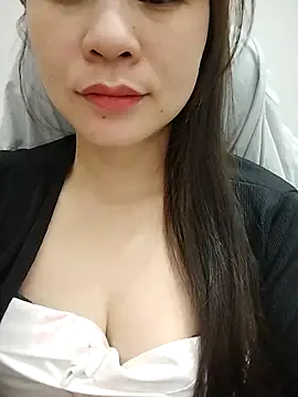 Snapshot of Girl_Shy2000 chatting on November 11, 2025, 10:21 pm Girl Shy2000 online show from November 11, 2025, 10:21 pm